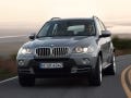 BMW、X5をフルモデルチェンジ。3列目シートを装着可能に