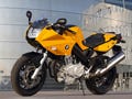 BMW、「F800S」と「F800ST」の装備を一新し車両価格を改定