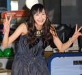 新垣結衣、いきなりのストライクに思わず大ピース! - 「ROUND1」新CM発表会