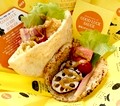 東武特急スペーシア車販限定の開運メニュー「GOOD LUCK CURRY BURGER」発売