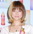 hitomi、またヌード?「ヌーディーな感じが好き!」-「LOVE BODY～」発表会