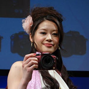 「今までにない遊べるカメラ」 - パナソニック「LUMIX DMC-G2」発表会