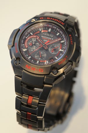 BASELWORLD 2010速報 - 宝石を初採用! カシオ、甲冑をモチーフとした「G-SHOCK」限定モデル