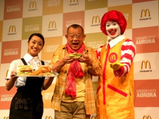 マクドナルドの自信作チキンメニュー3種、「M字ハゲ」の笑福亭鶴瓶も応援!