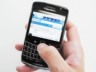 BlackBerryでTwitterを活用 - 公式アプリ「Twitter for BlackBerry smartphones」を試す