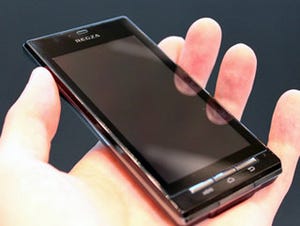 KDDI、Android 2.1搭載「REGZA Phone IS04」発表 - 防水やおサイフに対応