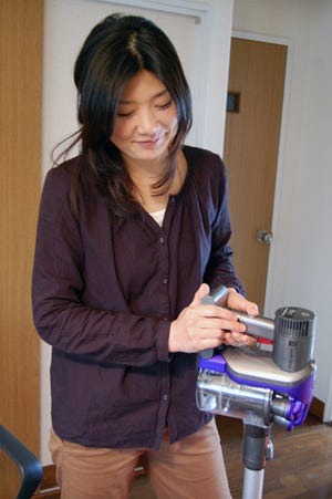 独女の掃除機選び - 「Dyson Digital Slim DC35 multi floor」の吸引力に思わずうっとり!