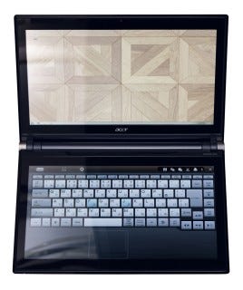 日本エイサー、14型ワイドのデュアル液晶を搭載した"touchbook"ノートPC