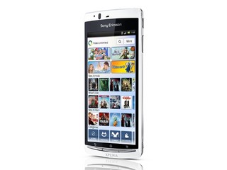 ソニーエリクソン、1.4GHzプロセッサを搭載した「Xperia arc S」発表