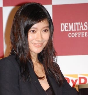 篠原涼子、第2子妊娠で「満たされてます」と幸せオーラ全開