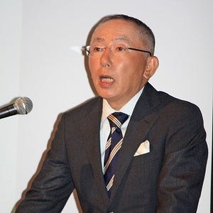 4年ぶり減益も柳井氏「最新のユニクロ見せたい」 - ジョブズ氏死去も言及