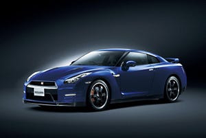 日産、最高出力と燃費が向上した「NISSAN GT-R」の12年モデルを発表