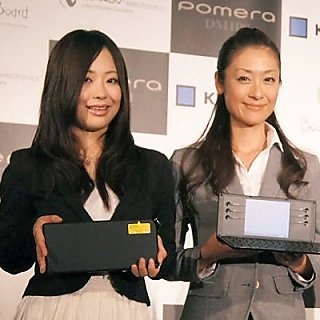 ストレート型キーボードとBluetoothを搭載した「ポメラ DM100」が新登場!