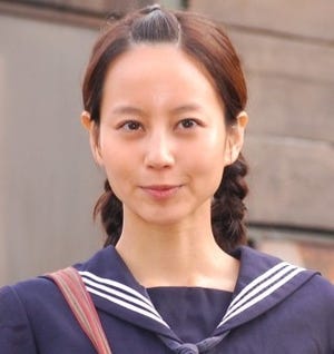 堀北真希、焼け野原のセットに「圧倒された」朝ドラ『梅ちゃん』撮影開始