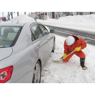 東京都心の積雪で救援依頼が急増、23・24日の1都9県受付件数は5116件 - JAF