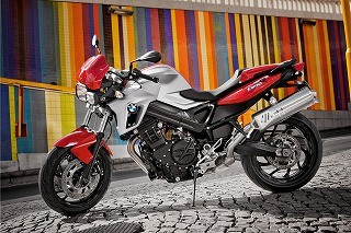 BMWモトラッドから、マイナーチェンジした「ニューBMW F800R」を発表