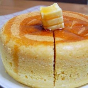 炊飯器でつくる「厚焼きホットケーキ」