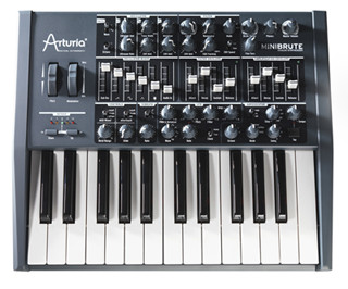 フックアップ、Arturia製の最新アナログ・シンセサイザー「MINIBRUTE」発売