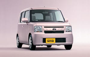 トヨタ、軽乗用車「ピクシス スペース」に低燃費化等の改良を加えて発売