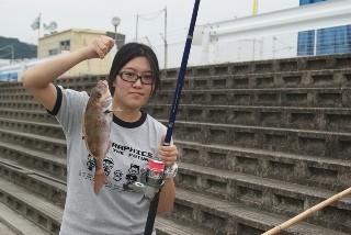 初心者でもマグロやブリが釣り放題! 「和歌山マリーナシティ」で大物GET