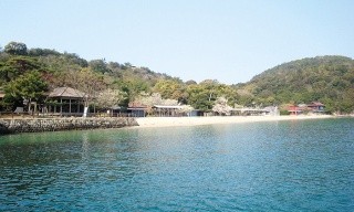 瀬戸内海に浮かぶ無人島に上陸してレジャーを楽しむ方法を知りたい!