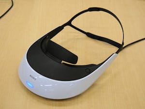 ソニー、音や装着感が向上した3D対応ヘッドマウントディスプレイ「HMZ-T2」