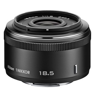 ニコン、ミラーレス「Nikon 1」シリーズ用に開放F1.8の標準単焦点レンズ