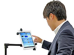 上海問屋、椅子に座りながら使える1m高のタブレット向けフロアスタンド