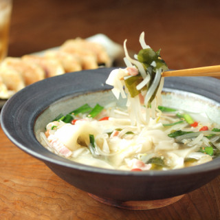 餃子の皮が麺に大変身! 「餃子の皮で作る薬膳風ヌードルスープ」