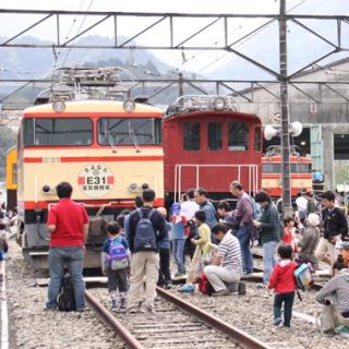 「西武トレインフェスティバル2012 in 横瀬」開催、リバイバル塗装101系も