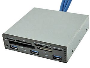 USB 3.0ポートを3基搭載した3.5インチベイ用カードリーダー