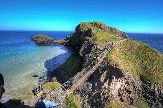 絶景!　だけどスリル満点。死ぬまでに渡りたい世界のつり橋10カ所