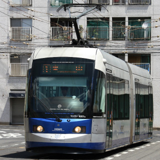 岡山県の岡山電気軌道、ピンホールカメラの感覚味わえる"電車カメラ"運行