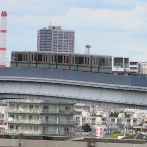 東京都交通局、日暮里・舎人ライナーで"もうすぐご乗車1億人突破"記念列車