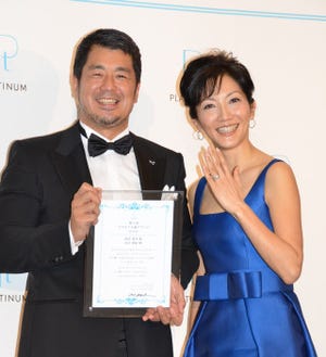 高田延彦、妻・向井亜紀とのキスを迫られ「出ていけやー!」と照れ隠し