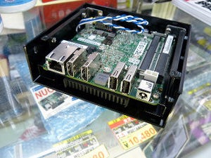 今週の秋葉原情報 - 超小型PC「NUC」にベアボーンや専用ケースが登場、なんと早くも"まな板"も