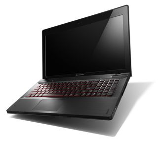 レノボ、同社初のゲーミングノート「IdeaPad Y500」を発表