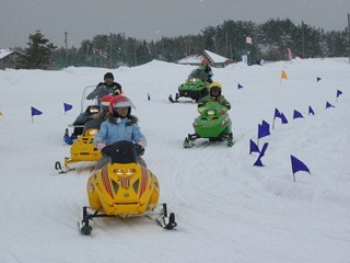 秋田県、冬のレジャーはこれで決まり!　南由利原スノーモビルランド開始!