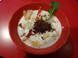 ラーメンにチョコ!? 麺屋武蔵とロッテの「味噌ガーナ2013」を食べてきた