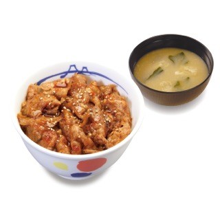 松屋、牛肉を鉄板で焼き上げた「焼き牛めし」を全国発売