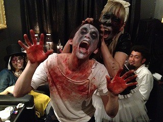 東京都・六本木で「ZOMBIE BAR(ゾンビバー)」開催 - ゾンビ神社も出現!