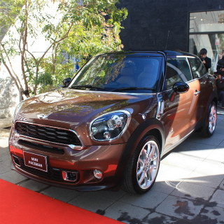 「MINI Paceman」東京都・原宿で披露 - 発売は3/2「MINIの日」!