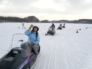 スノーモービルから馬ソリまで、北海道網走にて雪原をあらゆる手段で疾走!