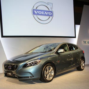 ボルボ、新型「V40」発表 - 世界初「歩行者エアバッグ」をオプション設定