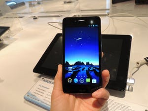 MWC 2013 - ASUSがスマホとタブレットがドッキングした「PadFone Infinity」、Atom搭載メディアタブ「Fonepad」など展示