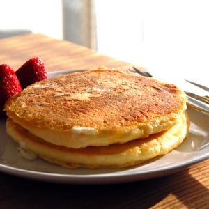 パンケーキをフレンチトーストにしたら…ふわとろで驚愕のおいしさに!