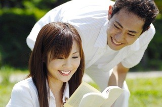 30代未婚男性の3割が交際経験なし、20代と割合変わらず -結婚と出産調査