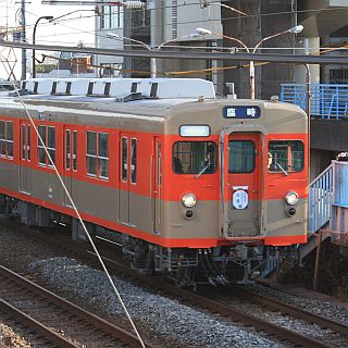 東武鉄道、GWに合わせて1800型と8000系リバイバル塗装列車を日光線で運転