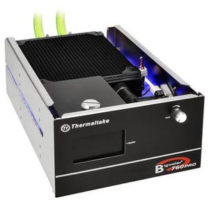 Thermaltake、5.25インチベイ2段に取り付けるワンボックス水冷キット