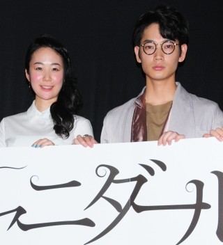 黒木華、映画『シャニダールの花』で共演した綾野剛は「変な人です」